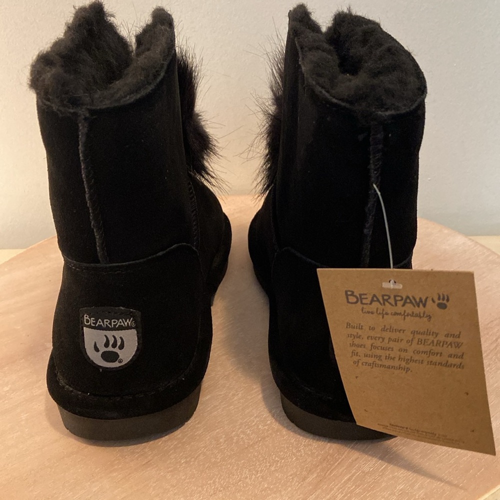 BearPaw Women’s Pull On Suede Pom Pom Sheepskin Boots Black Size 9M New - Picture 5 of 16